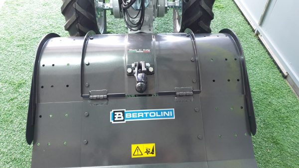 配备科勒 417 马力发动机的 Bertolini 10.9S AE 柴油手扶拖拉机