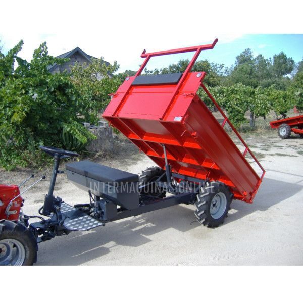 Trailer tiller with red hydraulic swingarm