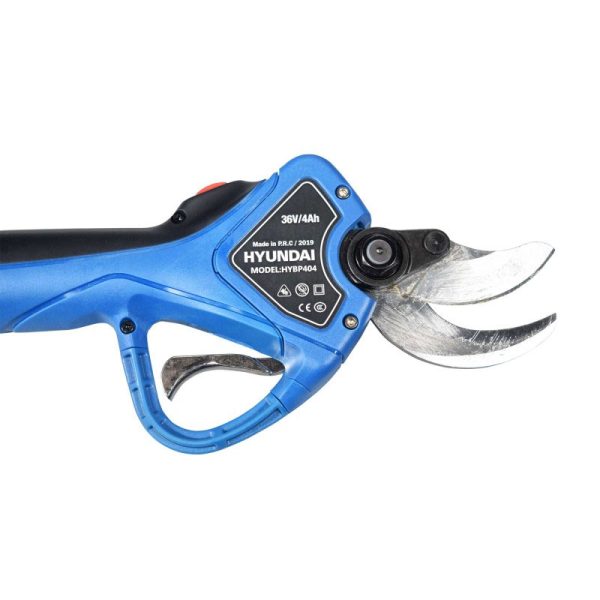 Battery-powered pruning shears with Hyundai HYBP-404 case