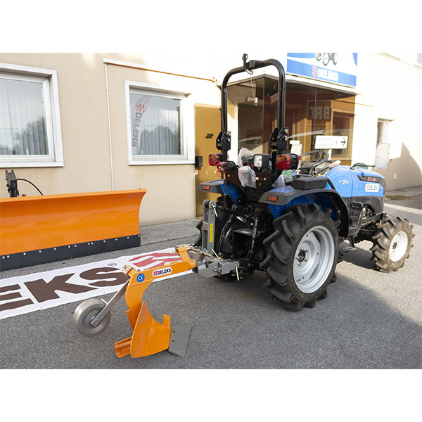 Single furrow plow for Deleks DP-20 tractor