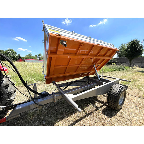 Deleks RM-1-T14 3-axle trilateral tipping agricultural trailer